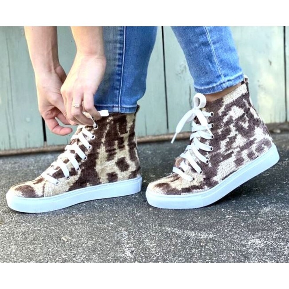ELYSIAN Emily Morrison Ankara Ikat Silk Velvet High Top Sneakers 38 Rustic Oak
